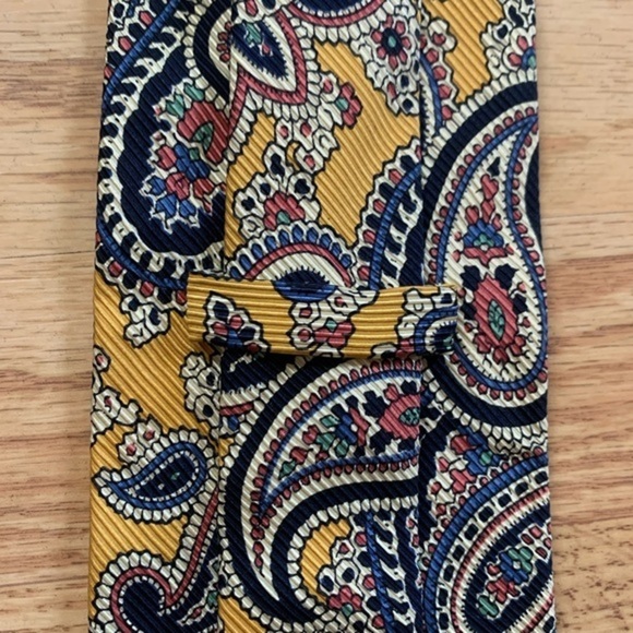 Faconnable Stunning Paisley Silk Tie - Picture 5 of 6